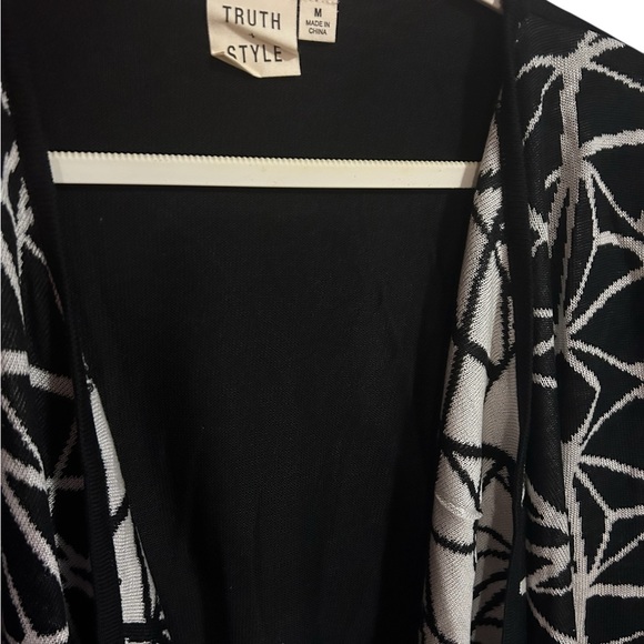 Truth + Style Black and White Abstract Cardigan - Picture 6 of 6